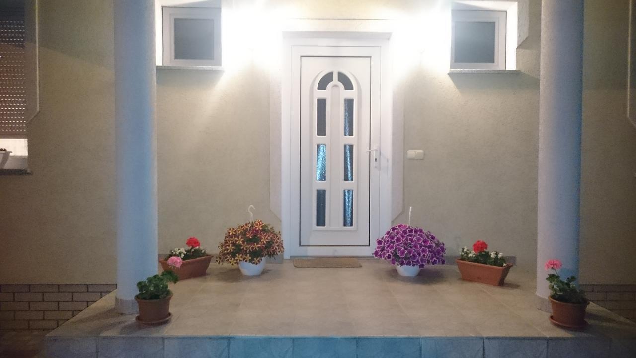Bük Natalie Appartment מראה חיצוני תמונה